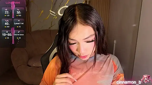 Snapshot of Cinnamon_b chatting on June 2026 01:03:02 PM Cinnamon b online show from June 2026 01:03:02 PM