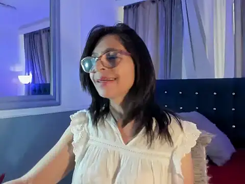 Snapshot of lena_gray chatting on June 2026 04:57:02 PM lena gray online show from June 2026 04:57:02 PM