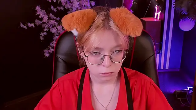 Snapshot of FoxxyyPolly chatting on May 2026 05:24:01 AM FoxxyyPolly online show from May 2026 05:24:01 AM