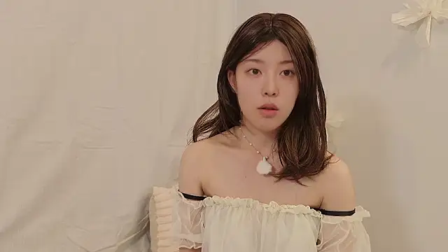 Snapshot of sakura-ch- chatting on July 2026 08:11:01 PM sakura-ch- online show from July 2026 08:11:01 PM