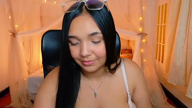 Snapshot of leoneriss chatting on May 2026 02:50:02 AM leoneriss online show from May 2026 02:50:02 AM