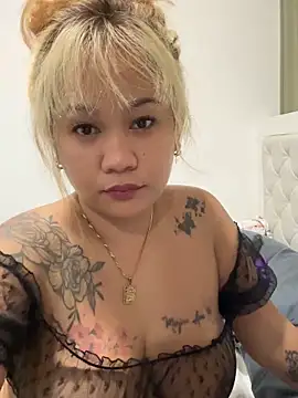 Snapshot of queenmia__ph chatting on May 2026 06:46:01 PM queenmia ph online show from May 2026 06:46:01 PM