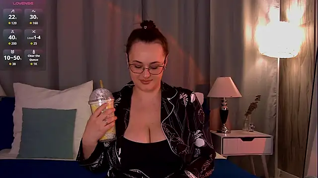 Queen Monica  online show from July 2026 07:12:02 PM