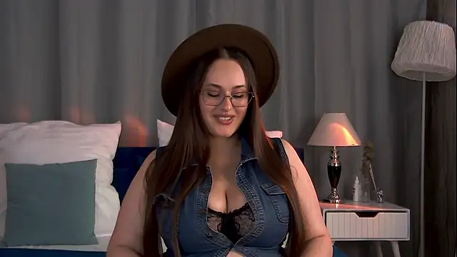 Queen Monica  online show from July 2026 06:51:02 PM