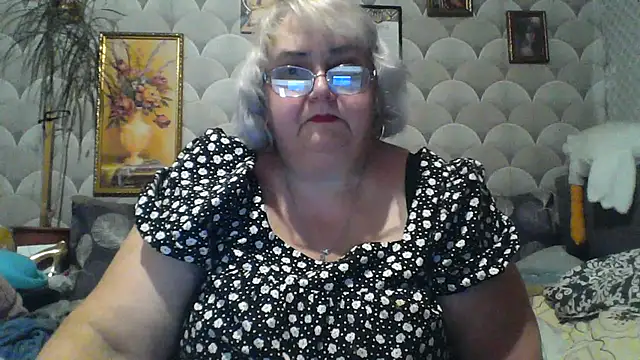 MarinaFarina53 online show from July 2026 07:40:02 PM