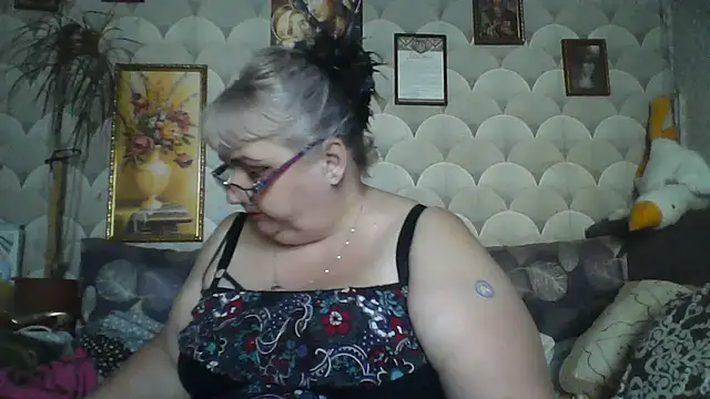 MarinaFarina53 online show from July 2026 04:18:01 AM