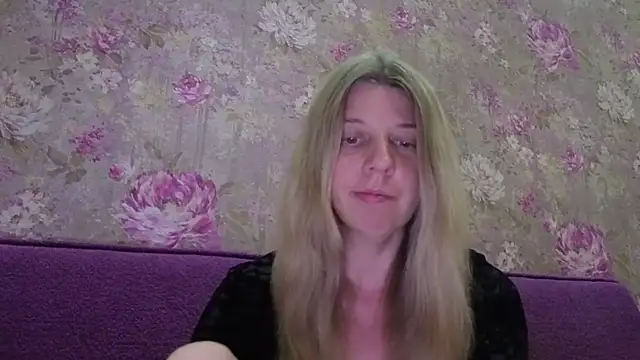 EsmaPons online show from July 2026 10:05:01 PM