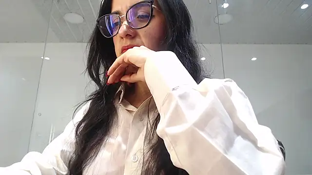 Snapshot of Lizeth_White_ chatting on June 2026 08:21:01 PM Lizeth White online show from June 2026 08:21:01 PM