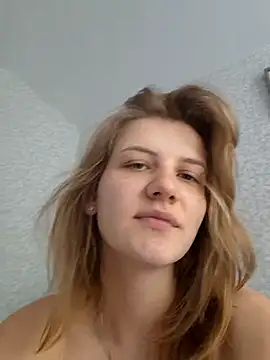 mooniekiss online show from May 2026 08:44:02 AM