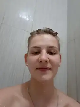 mooniekiss online show from May 2026 08:50:02 PM