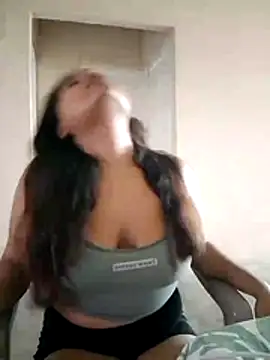 Daniela-Peruana online show from May 2026 11:32:01 PM