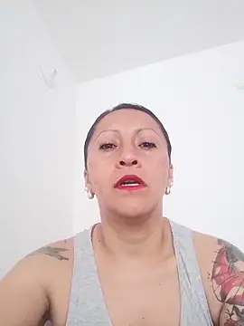 Snapshot of Vely_ chatting on May 2026 08:49:02 PM Vely online show from May 2026 08:49:02 PM