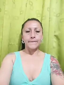 Snapshot of Vely_ chatting on May 2026 03:11:02 AM Vely online show from May 2026 03:11:02 AM