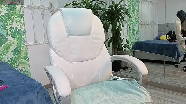 Snapshot of baby_julieta00 chatting on June 2026 12:30:01 PM baby julieta00 online show from June 2026 12:30:01 PM