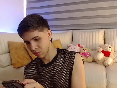 Snapshot of joshua_saenz_ chatting on July 2026 08:14:01 PM joshua saenz online show from July 2026 08:14:01 PM