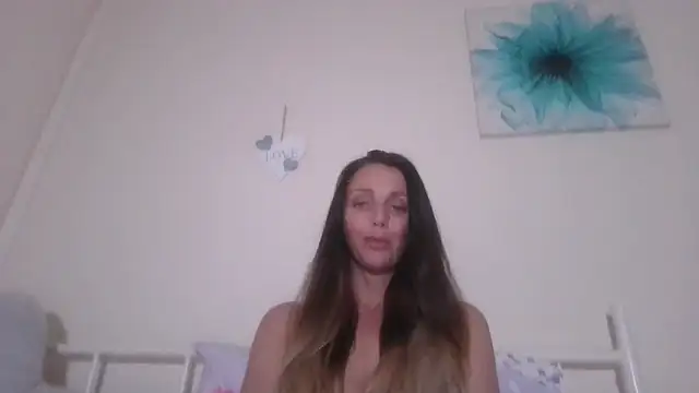 LouiseLovell online show from June 2026 10:21:02 AM