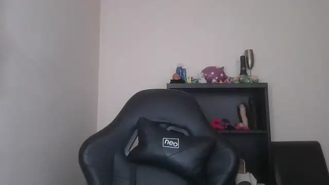 LouiseLovell online show from July 2026 06:34:02 PM