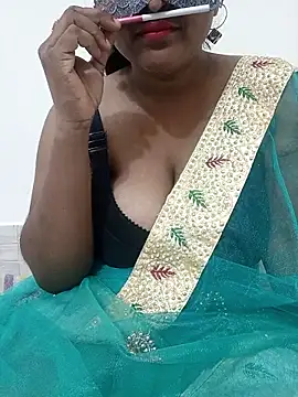 Snapshot of Ponaam-Babe chatting on May 2026 09:21:02 PM Ponaam-Babe online show from May 2026 09:21:02 PM
