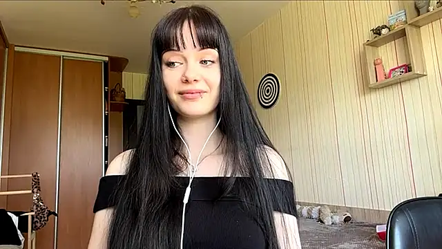 CharmaineElles online show from May 2026 02:47:02 PM