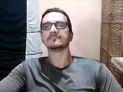 Snapshot of DouglasBr22 chatting on May 2026 02:41:01 AM DouglasBr22 online show from May 2026 02:41:01 AM