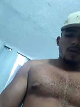 Snapshot of AndrssGold chatting on May 2026 11:00:01 PM AndrssGold online show from May 2026 11:00:01 PM