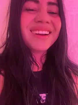 Snapshot of zoe_martinez chatting on June 2026 06:13:02 PM zoe martinez online show from June 2026 06:13:02 PM