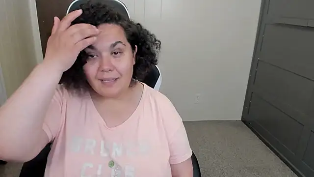 Snapshot of SweetPuertoRicanBliss chatting on May 2026 03:52:02 PM SweetPuertoRicanBliss online show from May 2026 03:52:02 PM