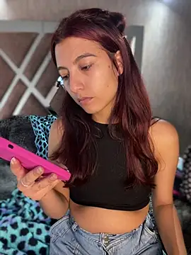 Snapshot of EveRave_Pink chatting on July 2026 04:53:02 PM EveRave Pink online show from July 2026 04:53:02 PM