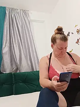 Snapshot of JuliaBestX chatting on June 2026 01:11:02 AM JuliaBestX online show from June 2026 01:11:02 AM