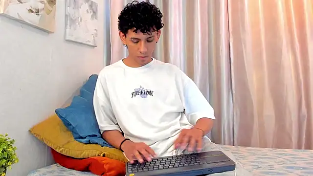 Snapshot of kairox_ chatting on June 2026 07:44:02 PM kairox online show from June 2026 07:44:02 PM