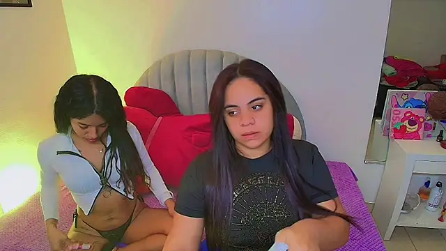 your favorite girls online show from June 2026 04:59:02 AM