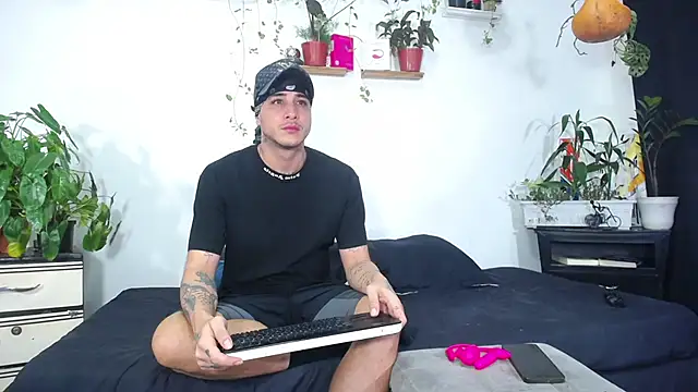 Snapshot of Adam_Borsalino chatting on June 2026 12:11:01 AM Adam Borsalino online show from June 2026 12:11:01 AM