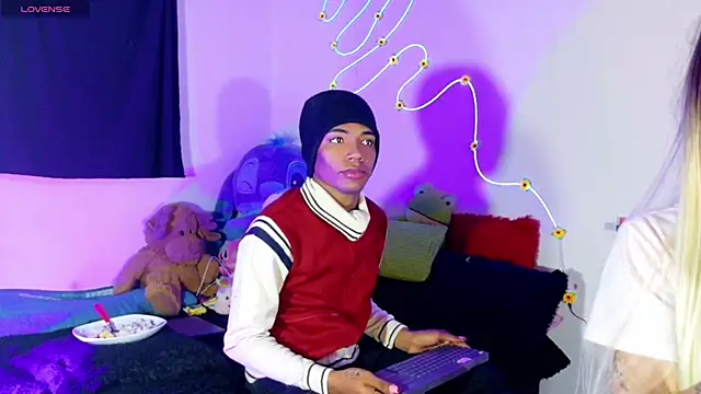 Snapshot of violeta_E_ chatting on May 2026 04:29:02 AM violeta E online show from May 2026 04:29:02 AM