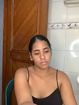 Snapshot of Marise_l chatting on May 2026 04:15:01 PM Marise l online show from May 2026 04:15:01 PM