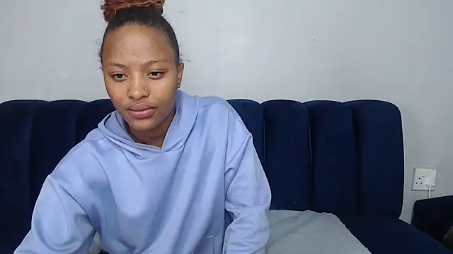 Youngling05 online show from July 2026 06:18:02 AM