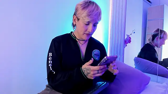 Snapshot of DannyRoudX chatting on June 2026 03:41:02 AM DannyRoudX online show from June 2026 03:41:02 AM