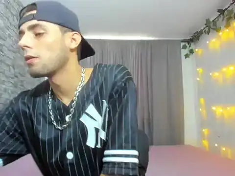 AlexBunny  online show from May 2026 07:52:01 PM