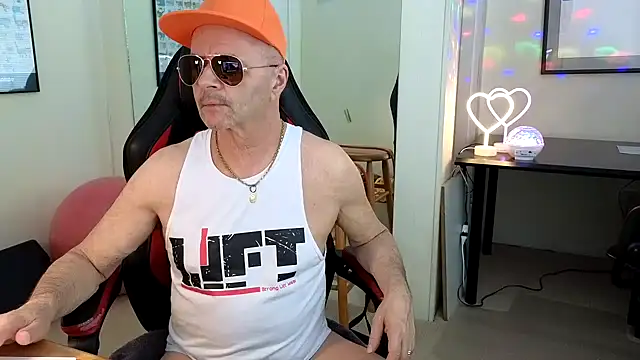 hotdadbod online show from February 2025 09:35:02 PM
