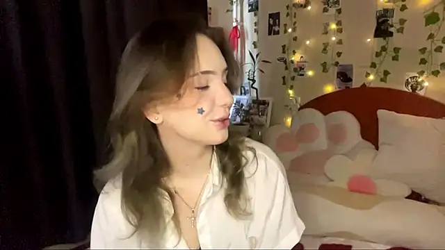 Snapshot of cherryscrush chatting on May 2026 11:07:01 AM cherryscrush online show from May 2026 11:07:01 AM