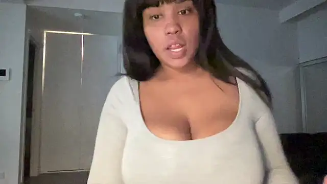 Snapshot of godnessvenusx chatting on June 2026 07:32:02 AM godnessvenusx online show from June 2026 07:32:02 AM