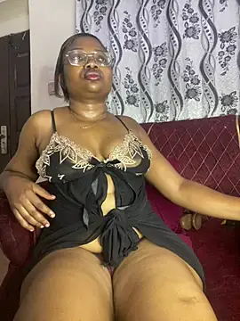 Snapshot of Creamyyystar chatting on July 2026 03:25:02 AM Creamyyystar online show from July 2026 03:25:02 AM