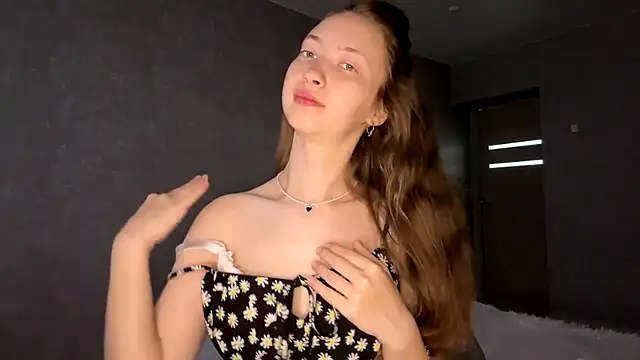Snapshot of Emily_Mur_ chatting on July 2026 05:04:02 AM Emily Mur online show from July 2026 05:04:02 AM