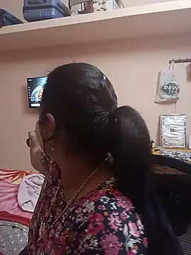 Snapshot of pirainilla chatting on July 2026 05:08:01 PM pirainilla online show from July 2026 05:08:01 PM