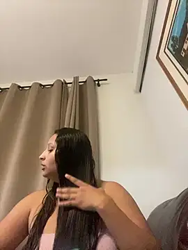 Snapshot of julia_moreira chatting on July 2026 09:14:02 PM julia moreira online show from July 2026 09:14:02 PM