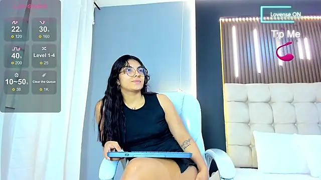 Amara lune online show from June 2026 02:32:01 PM