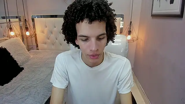 Snapshot of felix_haze chatting on May 2026 05:42:02 PM felix haze online show from May 2026 05:42:02 PM
