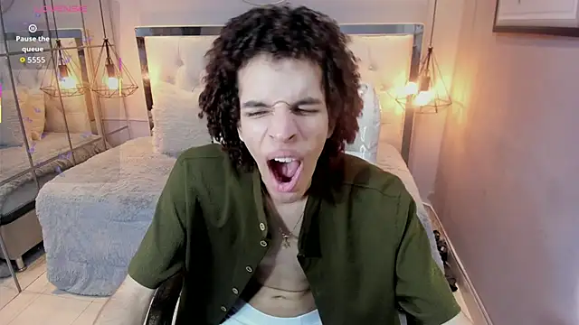 Snapshot of felix_haze chatting on May 2026 06:05:02 PM felix haze online show from May 2026 06:05:02 PM