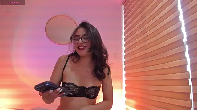 Snapshot of imsofia_dy chatting on May 2026 09:12:01 PM imsofia dy online show from May 2026 09:12:01 PM