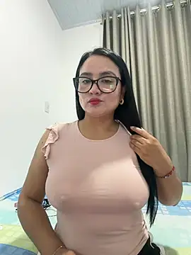 Snapshot of rousee69_ chatting on June 2026 12:27:01 AM rousee69 online show from June 2026 12:27:01 AM