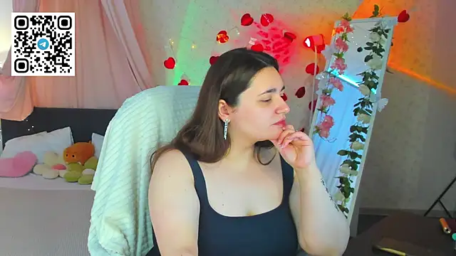 Snapshot of Ayleen_Gece chatting on May 2026 03:14:02 AM Ayleen Gece online show from May 2026 03:14:02 AM